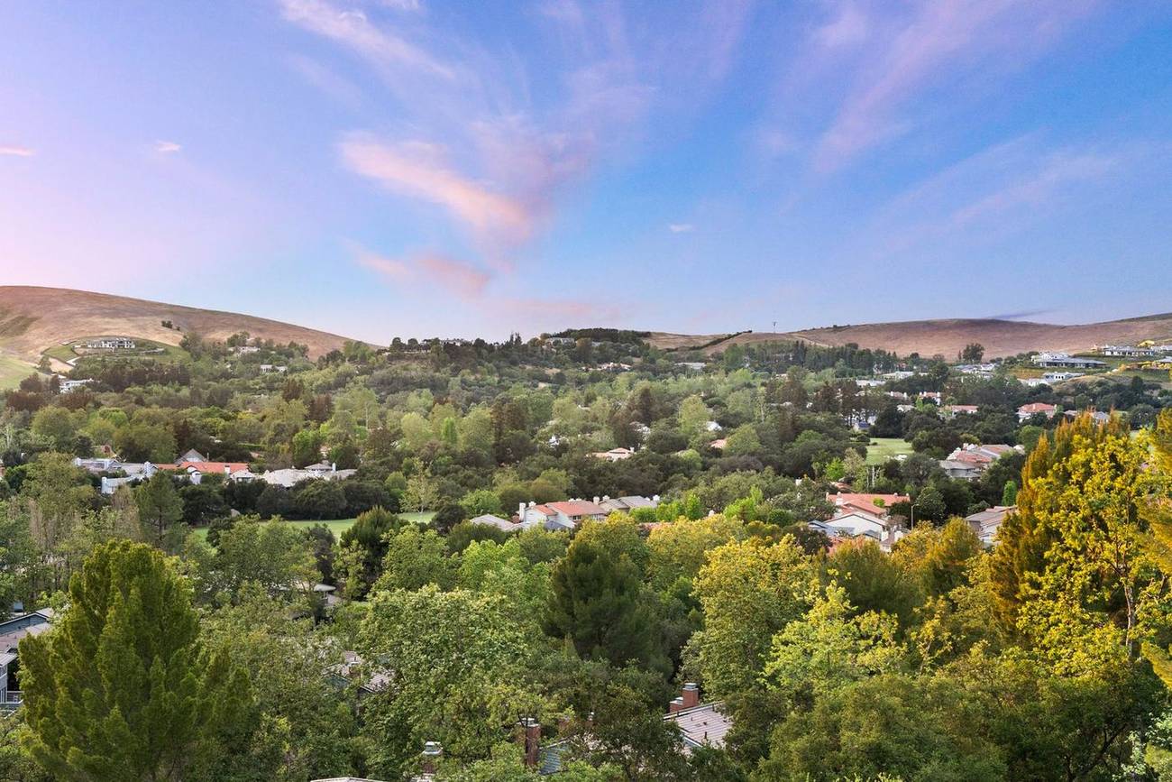 Twilight over the Conejo Valley hills from 1403 Kingsboro Court