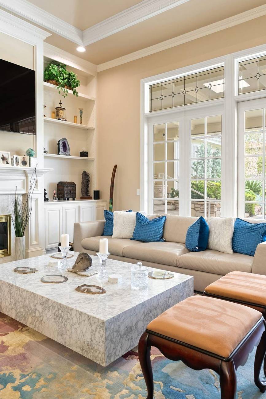 1403 Kingsboro Court — living room toward the grounds