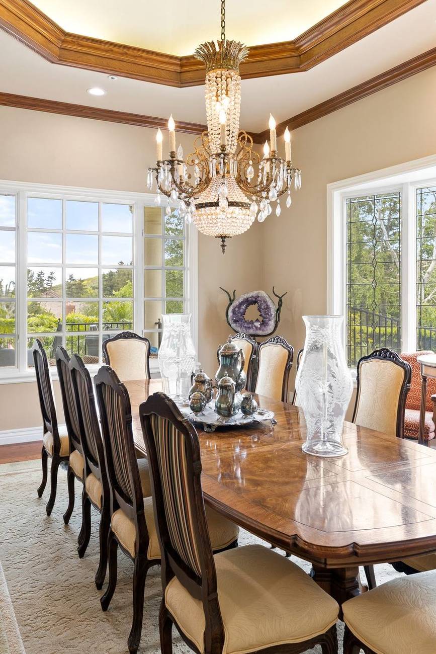 1403 Kingsboro Court — formal dining room