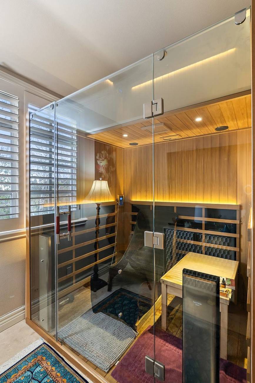 1403 Kingsboro Court — infrared sauna