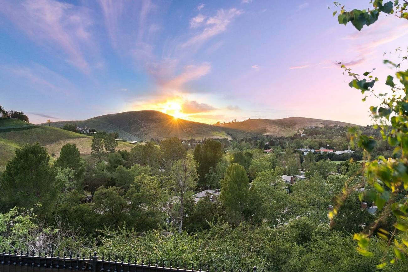 1403 Kingsboro Court — sunset bursting over the Conejo Valley
