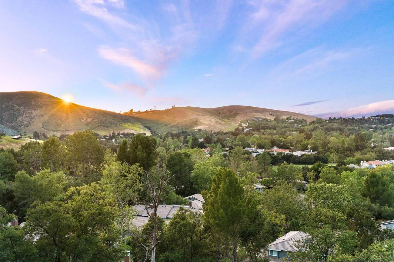 1403 Kingsboro Court — evening panorama
